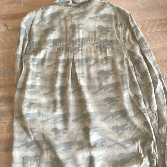 Camo button down - Picture 5 of 6